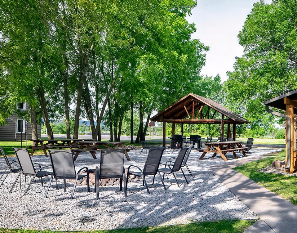 Big River Escape Riverside Cabins Buffalo City Exterior photo